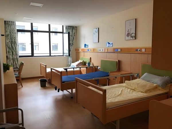 郝云怒斥始祖鸟，反感这个品牌中国探险协会发声