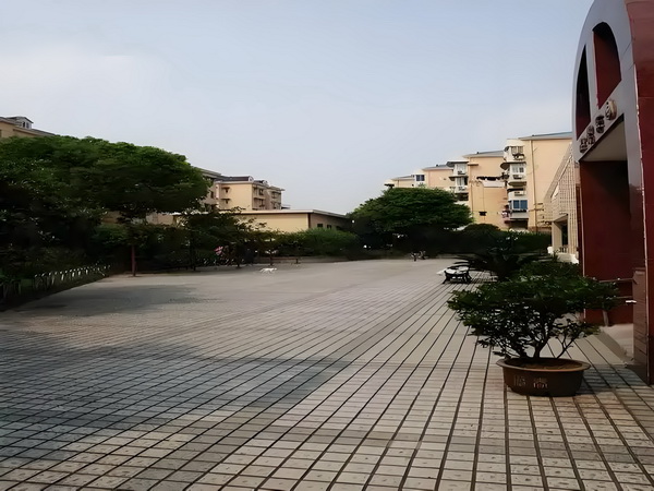 《窗外是蓝星》展现中国式太空美学，获得观众高满意度评价